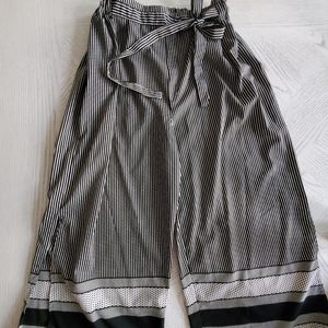 High-waisted Belted Crop Pants 🖤